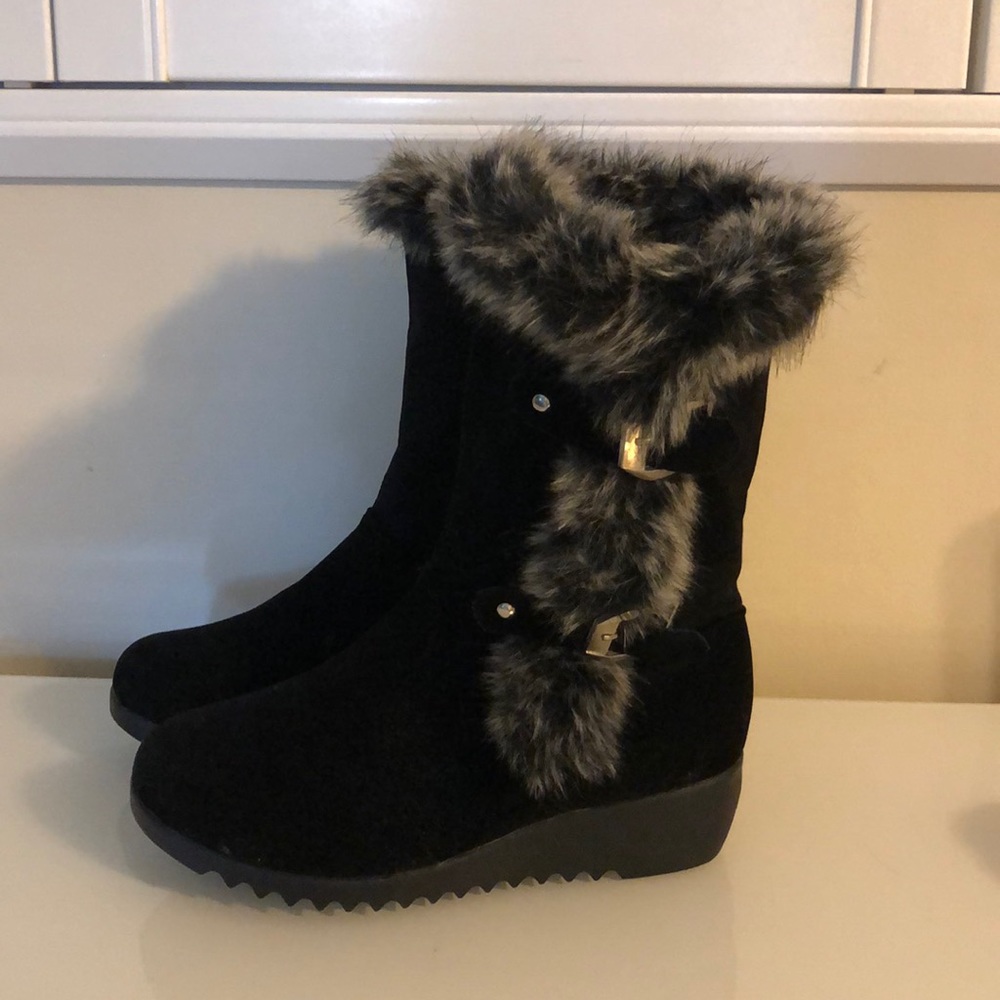 Girls Black with Fur Boots